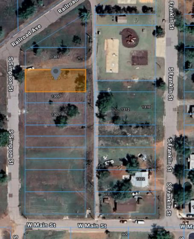 1303 S Simpson St in Elk City, OK