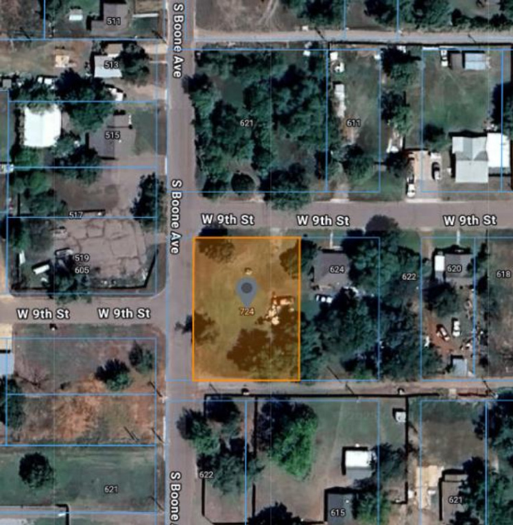 724 W 9th St in Elk City, OK