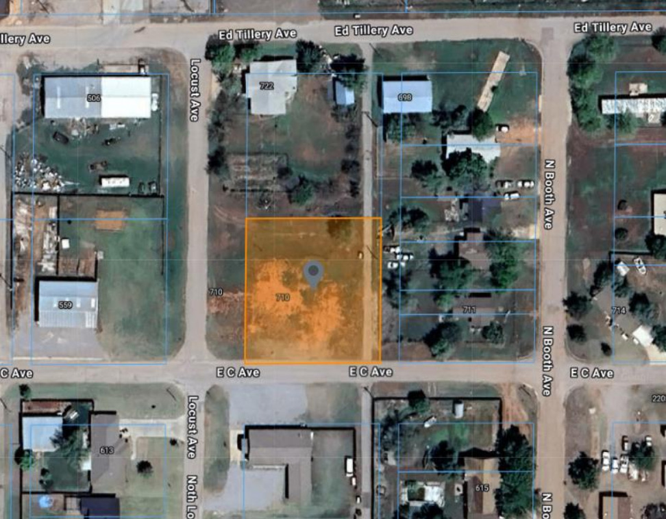 710 N Locust Ave in Elk City, OK